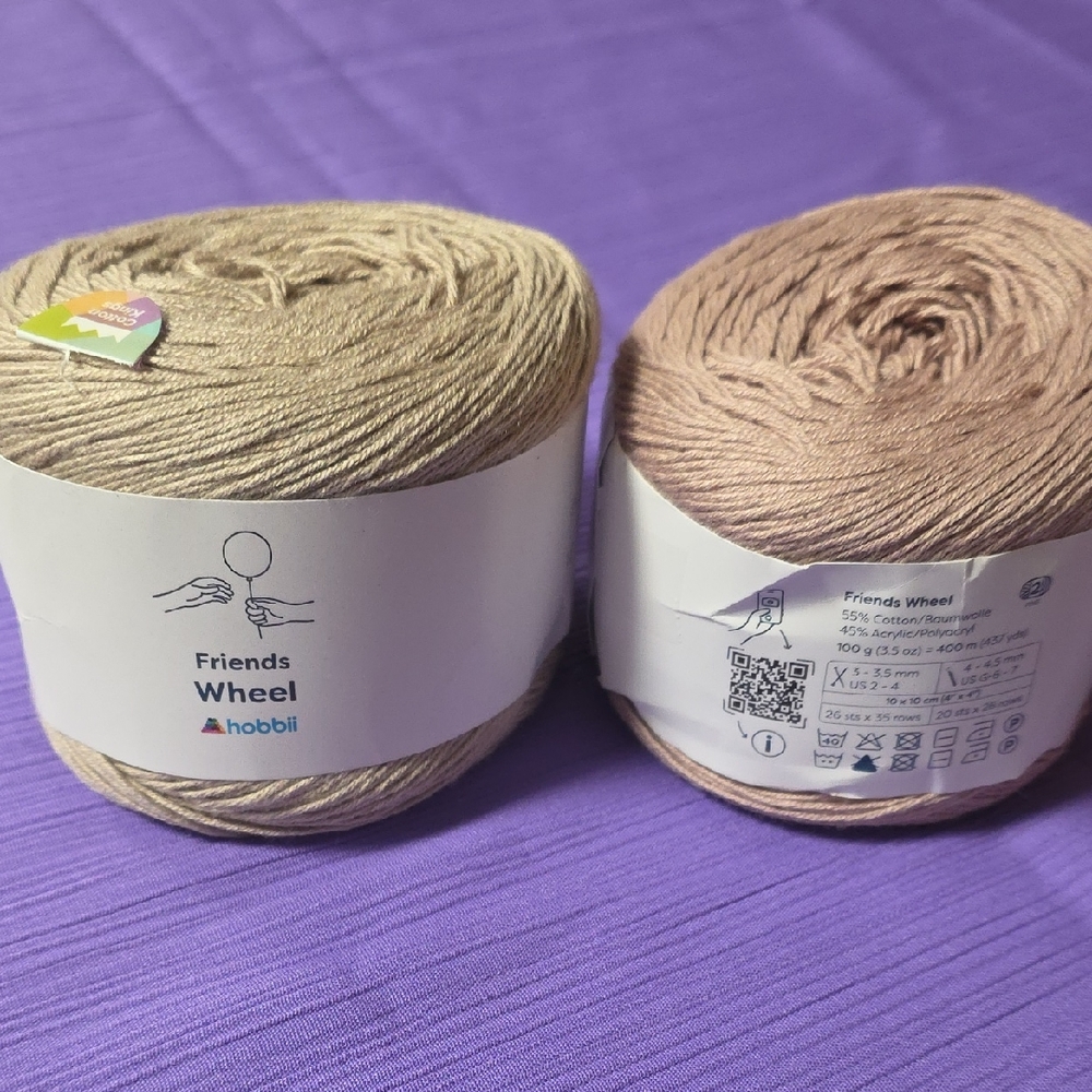 Hobbii Friends Wheel Yarn - Beige and Mauve